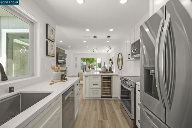 1133 Golden Rain Road, Walnut Creek CA: https://media.crmls.org/mediaz/5d857fdc-8f58-48d1-b9ba-7e7ee51eccee.jpg