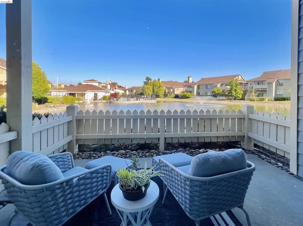 187 Shoreline Ct
