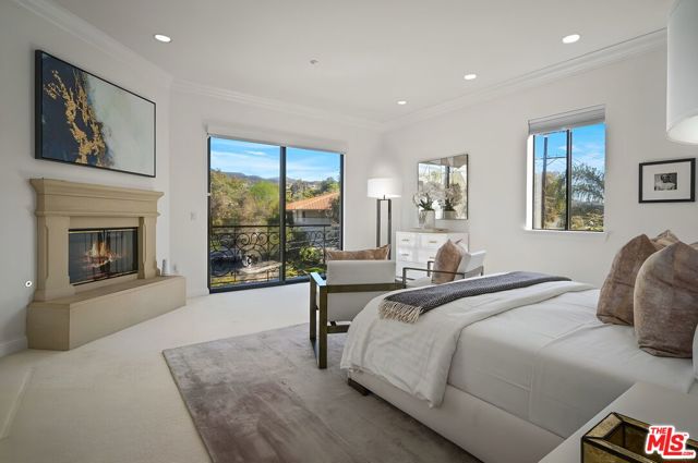 16000 W Sunset Boulevard, Pacific Palisades CA: https://media.crmls.org/mediaz/5d85b13a-56bc-453c-9e46-f3837afe1a7a.jpg