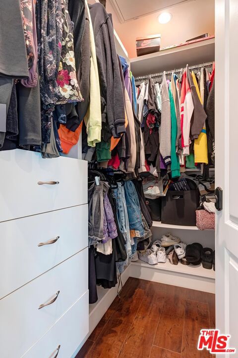 https://media.crmls.org/mediaz/5d8614b2-bec4-4549-bfb5-9f0468c168a5.jpg?preset=X-Large