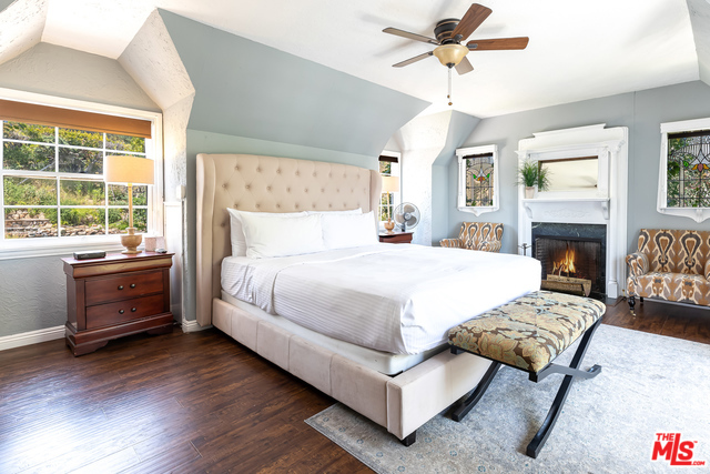 8545 FRANKLIN Avenue, Los Angeles CA: https://media.crmls.org/mediaz/5d866f9a-458b-4958-9966-ffebd925303c.jpg