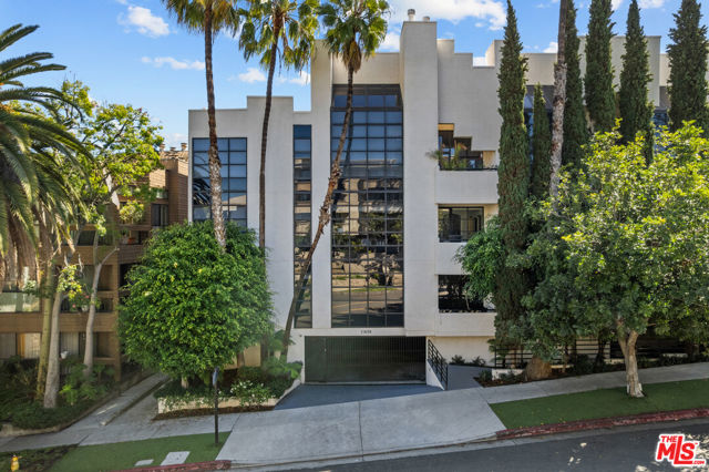 Drew Fenton | 11636 Montana Avenue Los Angeles CA | MLS: 7455561 Drew Fenton | 11636 Montana Avenue Los Angeles CA | MLS: 7455561