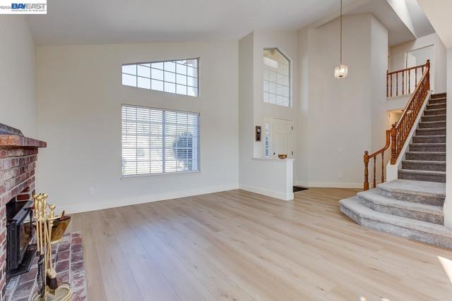 8524 Oak Harbour Ct, Fair Oaks CA: https://media.crmls.org/mediaz/5d876818-d4ea-438b-b31e-c6c9be3c383d.jpg