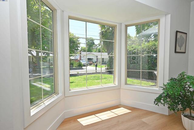 3208 McNutt, Walnut Creek CA: https://media.crmls.org/mediaz/5d8871df-bcee-4832-81ef-5445806fae51.jpg