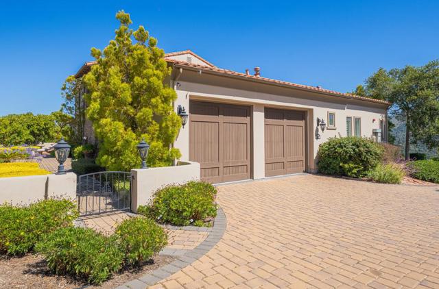 407 Mirador Court, Monterey CA: https://media.crmls.org/mediaz/5d887667-99c9-41bc-a8dd-2e0a36684837.jpg