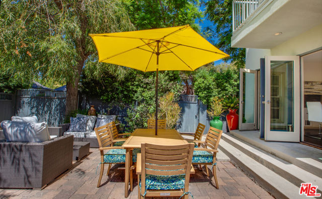 449 Westbourne Drive, West Hollywood CA: https://media.crmls.org/mediaz/5d89248d-a17c-48c6-bcec-ac1f352885c7.jpg