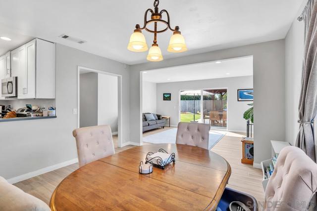 3978 Shenandoah Dr, Oceanside CA: https://media.crmls.org/mediaz/5d898838-9f86-49c1-b5a8-c3987b39de89.jpg