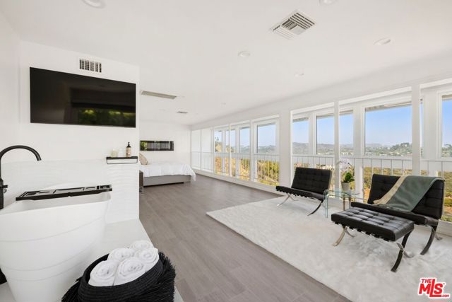 1244 Stradella Road, Los Angeles CA: https://media.crmls.org/mediaz/5d8993e6-9521-43f7-8fb1-3a2159bffd8e.jpg