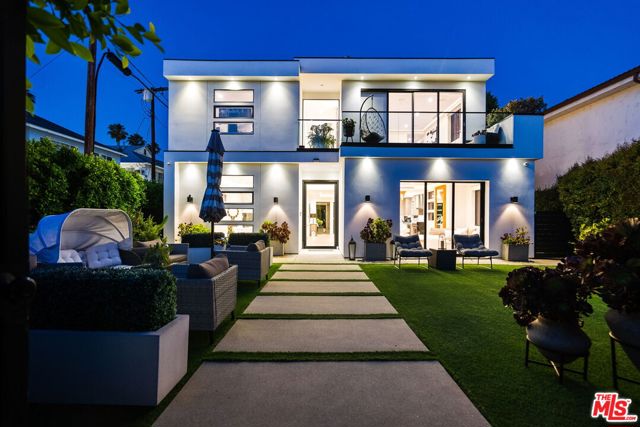 4338 Agnes Avenue, Studio City CA: https://media.crmls.org/mediaz/5d8a45f0-6eb2-4134-9a38-62ea15f4465f.jpg