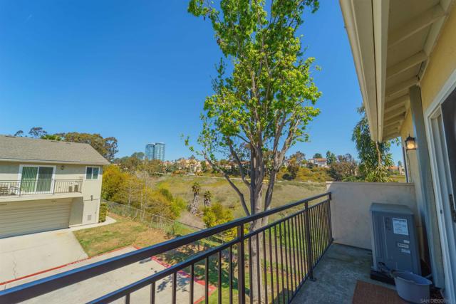 7915 Camino Kiosco, San Diego CA: https://media.crmls.org/mediaz/5d8b58fc-c5b5-482e-b028-5257c3510f2d.jpg