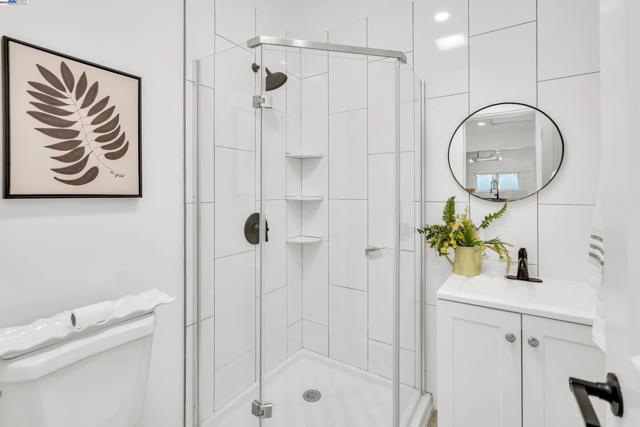 Image 4 of 60 For 207 D St Roseville