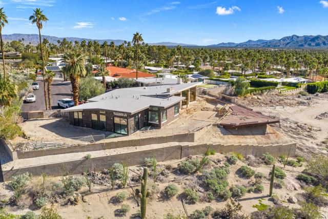 1133 W Dolores Court, Palm Springs CA: https://media.crmls.org/mediaz/5d8be2b6-859d-4541-9f5d-b8a55e355be8.jpg