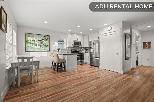 507 Maple St, Livermore CA: https://media.crmls.org/mediaz/5d8d1efd-36fd-4ad2-acea-ec06f5797614.jpg