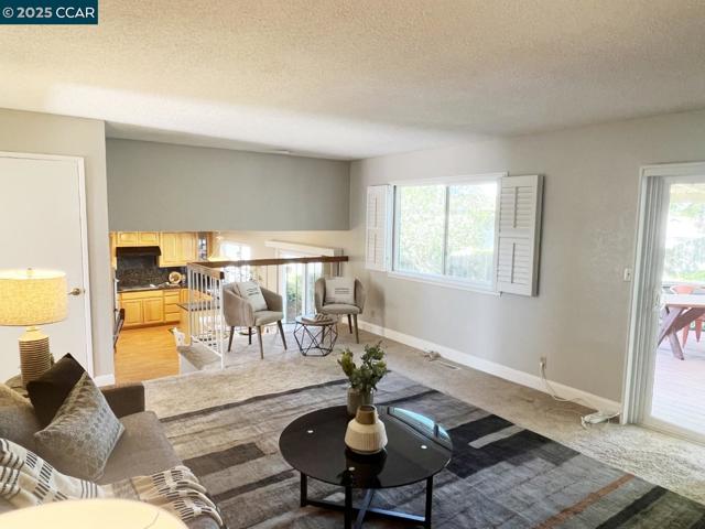 109 Scotts Chute Ct, Richmond CA: https://media.crmls.org/mediaz/5d8d2939-2692-48c3-8d4e-fd9a60efb2db.jpg