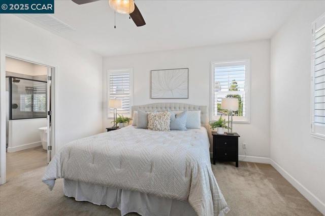 2097 Salice Way, Brentwood CA: https://media.crmls.org/mediaz/5d8e398a-a81b-45f2-9f99-21e9b190706e.jpg