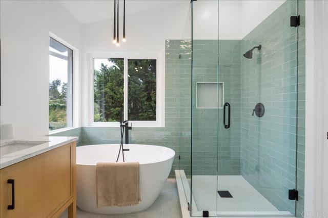 Detail Gallery Image 19 of 27 For 1322 Calle Goya, Oceanside,  CA 92056 - 4 Beds | 2/1 Baths