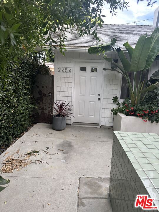 2454 Penmar, Venice CA: https://media.crmls.org/mediaz/5d8f7107-5c4b-4d53-b8f1-ef132aabbaf9.jpg