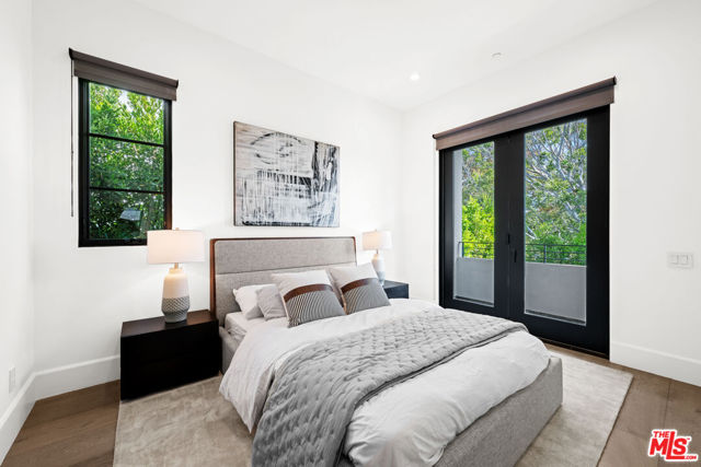 741 N Vista Street, Los Angeles CA: https://media.crmls.org/mediaz/5d9067f2-267e-4450-bfab-9cb15ce2e124.jpg