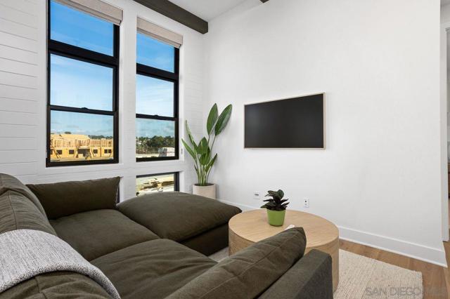 1136 Molara Lane, Encinitas CA: https://media.crmls.org/mediaz/5d907a02-8cbf-42db-8739-4e881bbfa187.jpg