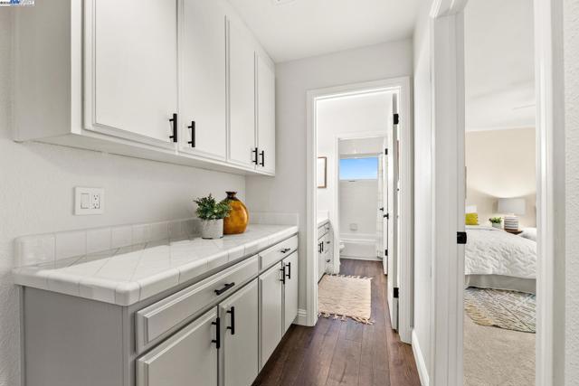 3746 La Costa Ave, Castro Valley CA: https://media.crmls.org/mediaz/5d90837f-f667-4b7d-b65a-abb1ccea6644.jpg