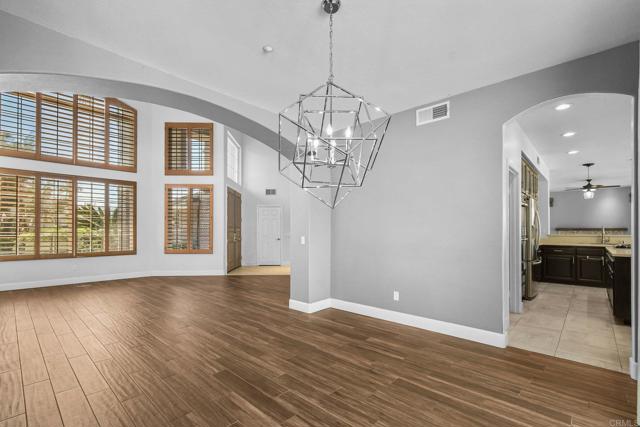 Detail Gallery Image 15 of 72 For 3156 Willow Creek Pl, Escondido,  CA 92027 - 5 Beds | 4 Baths