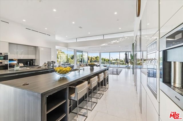 1620 Carla, Beverly Hills CA: https://media.crmls.org/mediaz/5d910cc5-d2e2-4d74-a05b-86f8505f5fde.jpg