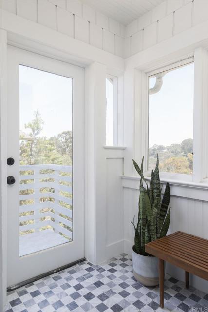 4171 Ibis St, Mission Hills (San Diego) CA: https://media.crmls.org/mediaz/5d91c53c-c4a2-4a9e-b01e-0f375718f06d.jpg