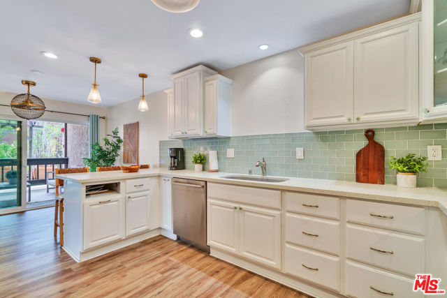 4939 Maytime Lane, Culver City CA: https://media.crmls.org/mediaz/5d91f7eb-a5a4-4a29-a0a6-8af6428dadae.jpg