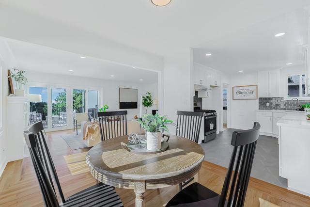 4715 Davenport Avenue, Oakland CA: https://media.crmls.org/mediaz/5d925d27-34cb-4ddb-ae02-d1543dfbe4cd.jpg