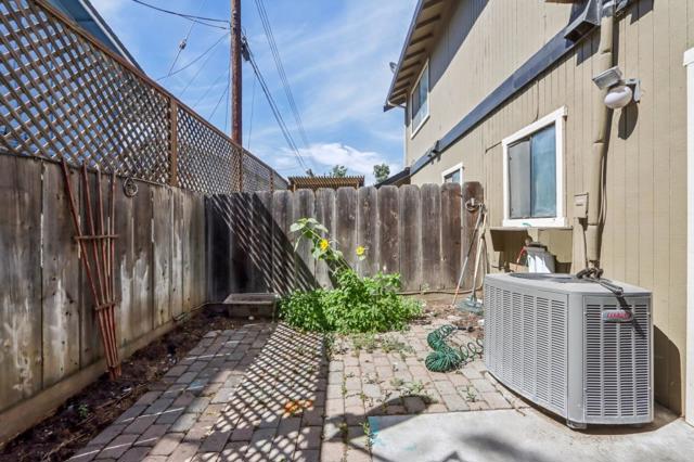 801 Nash Road, Hollister CA: https://media.crmls.org/mediaz/5d926d29-49e2-4dad-8608-6e9b0d1ef48b.jpg