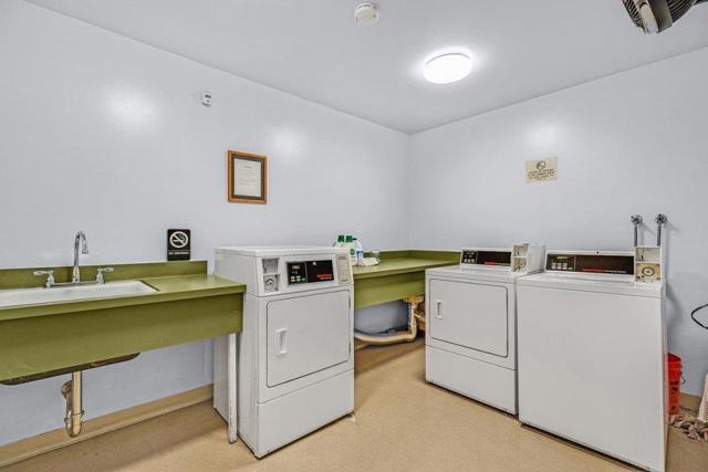 707 Fathom Drive, San Mateo CA: https://media.crmls.org/mediaz/5d92a317-ead8-469b-92bf-f1a7efa61238.jpg