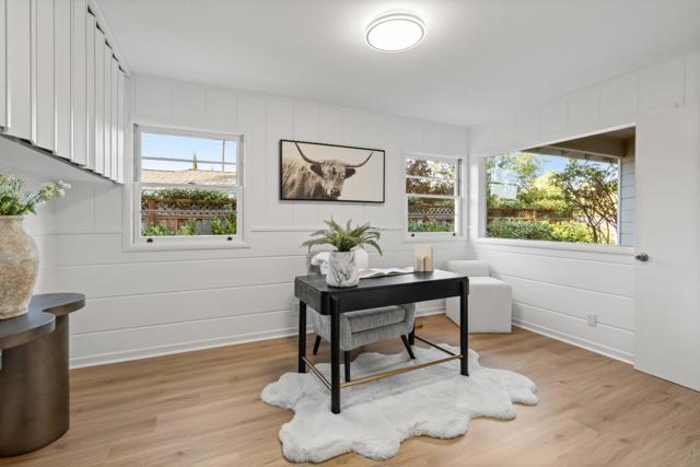 332 Camino Al Lago, Menlo Park CA: https://media.crmls.org/mediaz/5d92e86d-916e-4385-8e9f-645c8aed3149.jpg