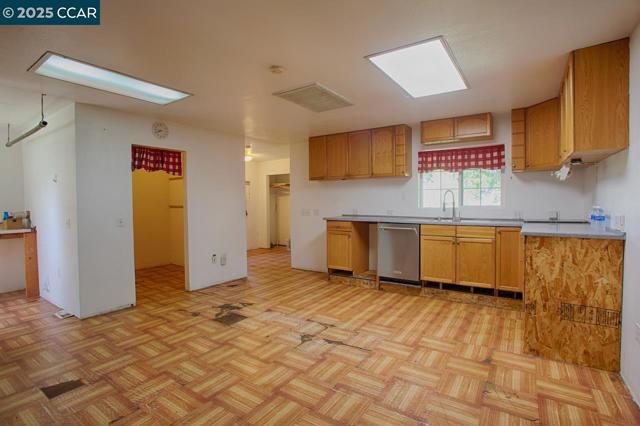 Image 25 of 34 For 211 Vallecito Ln