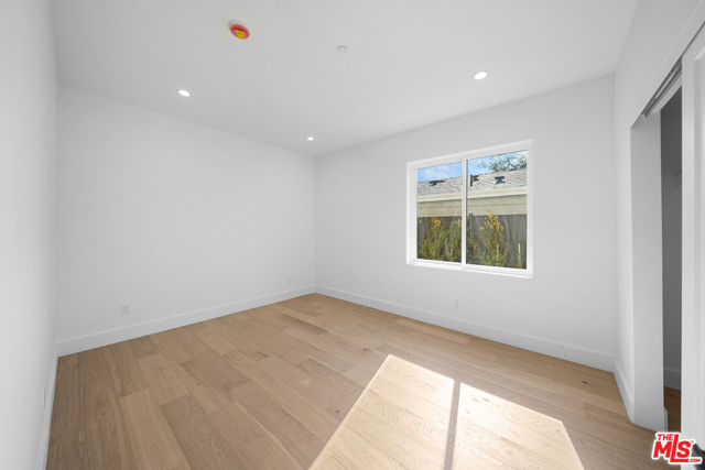 1688 N Sierra Bonita Avenue, Pasadena CA: https://media.crmls.org/mediaz/5d9345e4-f2a2-48d9-98e8-4be18b3bac2a.jpg