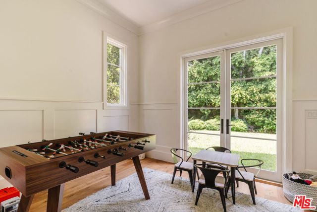 Image 8 of 22 For 141 Saltair Avenue