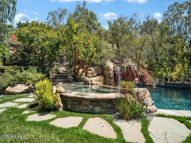 5455 Via Olas, Newbury Park CA: https://media.crmls.org/mediaz/5d967315-6d46-4416-8406-54efc46c0d10.jpg