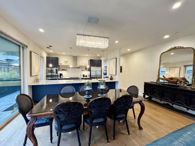 16 Hillview Avenue, Redwood City CA: https://media.crmls.org/mediaz/5d973653-9c71-4ca7-83a6-7f2c08bff4d5.jpg