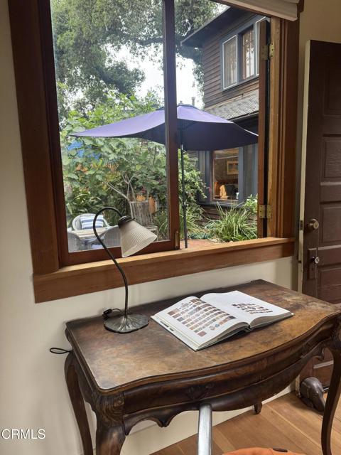 591 N Oakland Avenue, Pasadena CA: https://media.crmls.org/mediaz/5d97b0e7-308d-4003-ab1b-31c429a08efd.jpg