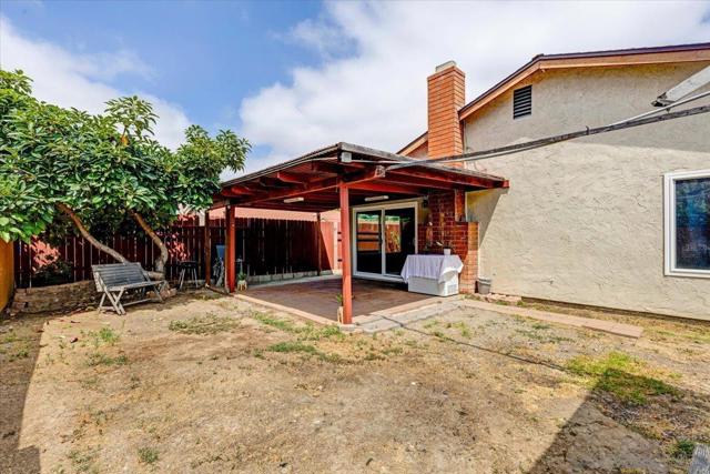 1468 Leaf Ter, San Diego CA: https://media.crmls.org/mediaz/5d9880d6-8a36-4796-b76c-a383205f1a06.jpg