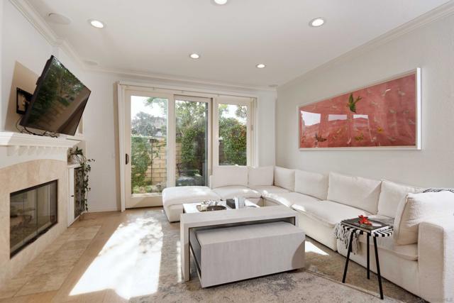 1329 Caminito Balada, La Jolla CA: https://media.crmls.org/mediaz/5d98ac3a-0a4d-45ff-89fd-41eaaa961f19.jpg