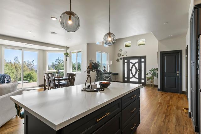 Detail Gallery Image 11 of 67 For 296 East Ln, El Cajon,  CA 92021 - 3 Beds | 2 Baths