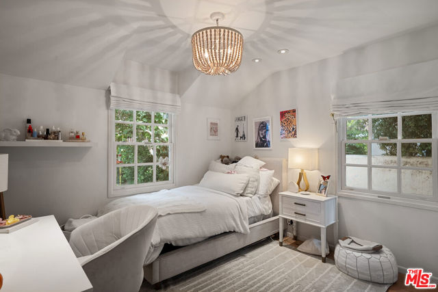 Drew Fenton | 11450 Chenault Street Los Angeles CA | MLS: 7456709 Drew Fenton | 11450 Chenault Street Los Angeles CA | MLS: 7456709
