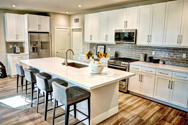 50810 Bee Canyon Drive, Indio CA: https://media.crmls.org/mediaz/5d9a524c-ca7e-47a5-91a7-bd7bf012f238.jpg