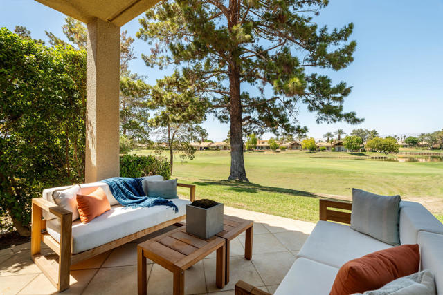 28 La Costa Drive, Rancho Mirage CA: https://media.crmls.org/mediaz/5d9a9ac6-d664-450d-94b5-175ee48c26d5.jpg