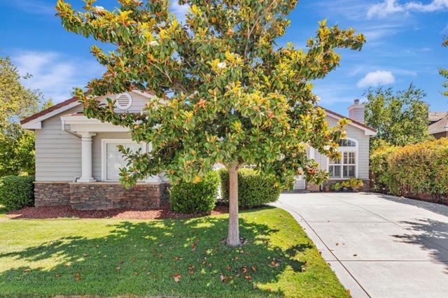18400 Capistrano Way, Morgan Hill CA: https://media.crmls.org/mediaz/5d9a9b82-5176-4288-a340-22289cf91e41.jpg