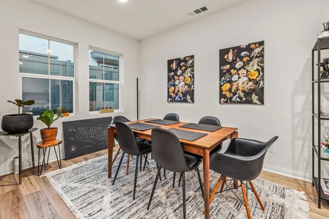 Detail Gallery Image 7 of 20 For 506 Willowmore St, Vista,  CA 92081 - 3 Beds | 2 Baths