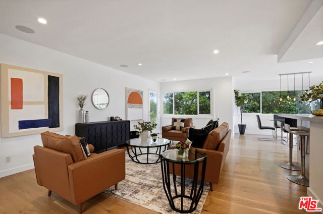 15224 Encanto Drive, Sherman Oaks CA: https://media.crmls.org/mediaz/5d9c12c5-2ef9-4aed-ac74-42d02b9c5a4a.jpg