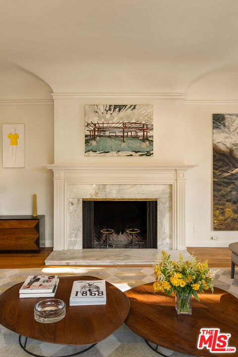 3818 Hollyline Avenue, Sherman Oaks CA: https://media.crmls.org/mediaz/5d9c1616-b704-41b4-82d0-e51406d29945.jpg