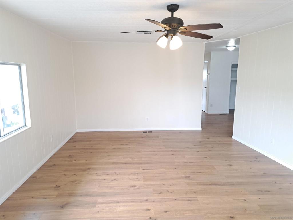 MLS #250026383SD image #12