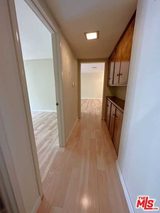 8515 Falmouth Avenue, Playa del Rey CA: https://media.crmls.org/mediaz/5d9ddcac-c8a6-49cb-b10b-abea11c788af.jpg